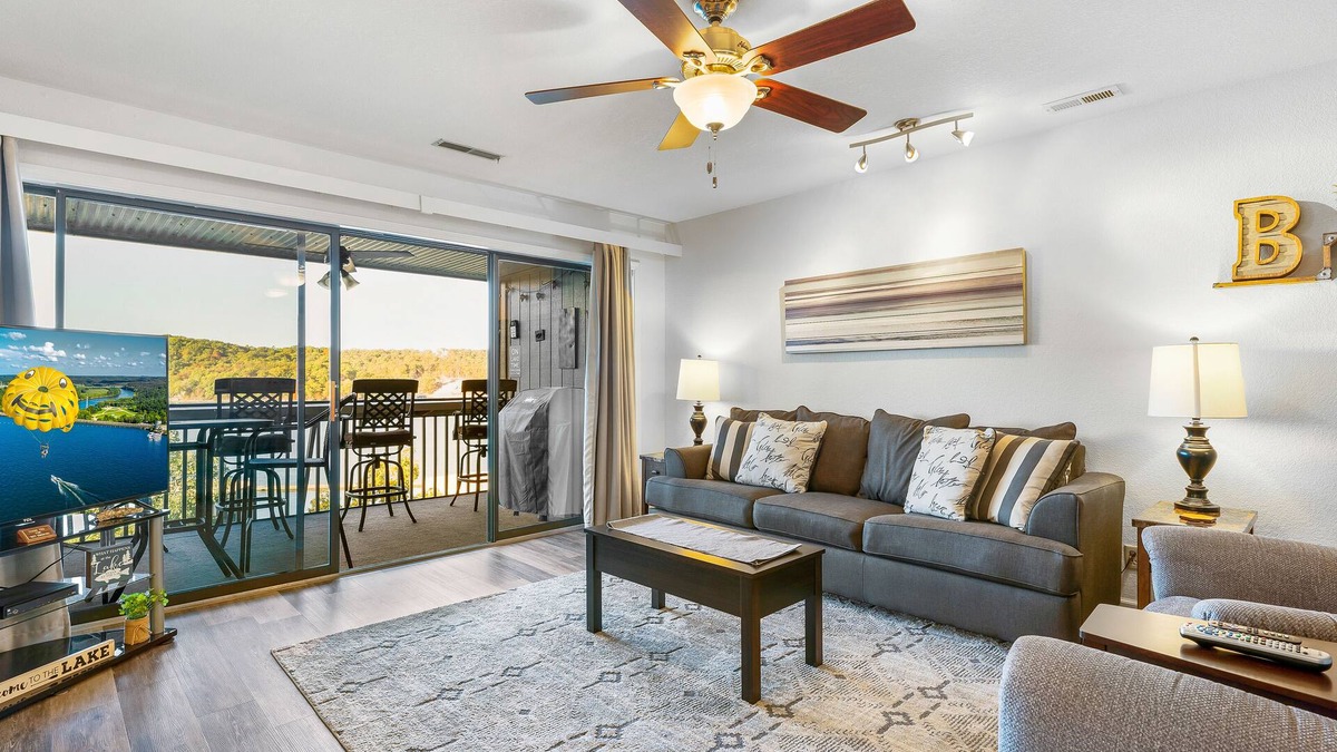 Lake of the Ozarks Condo | Waterfront Condo with Amazing Amenities
