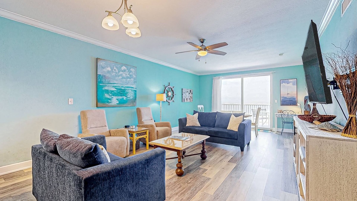 Ono Island Condo | Waterfront condo with beach access, pools, balcony, central AC, & W/D