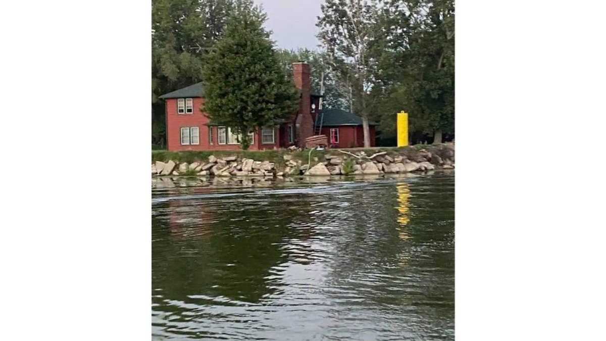 Stoney Point Cabin | Waterfront Cottage with Large Property