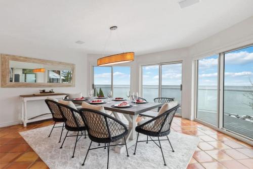 Meaford House | Waterfront Cottage on Georgian Bay w Hot Tub