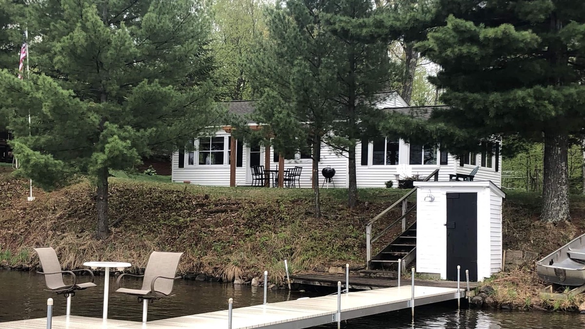 Crosslake Cabin | Waterfront Cottage on Beautiful Goodrich Lake with kids vintage bunkhouse.