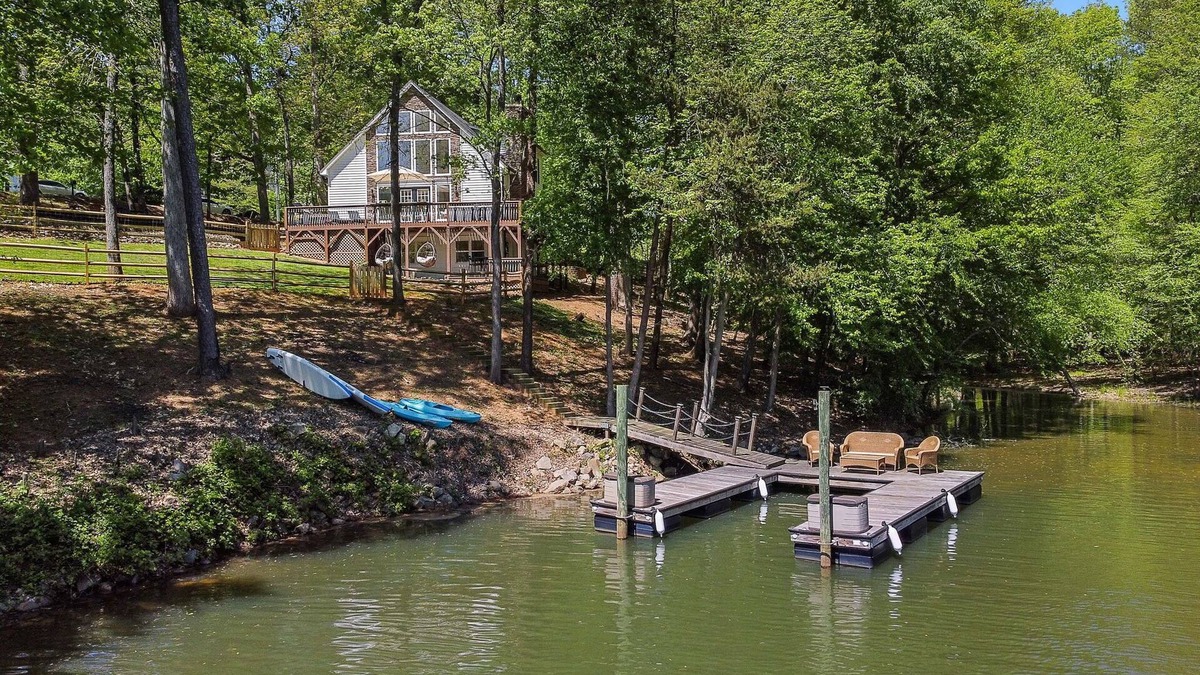 Barium Springs House | Waterfront Cottage Getaway - Private Dock/Fire pit/Kayaks/Paddleboards