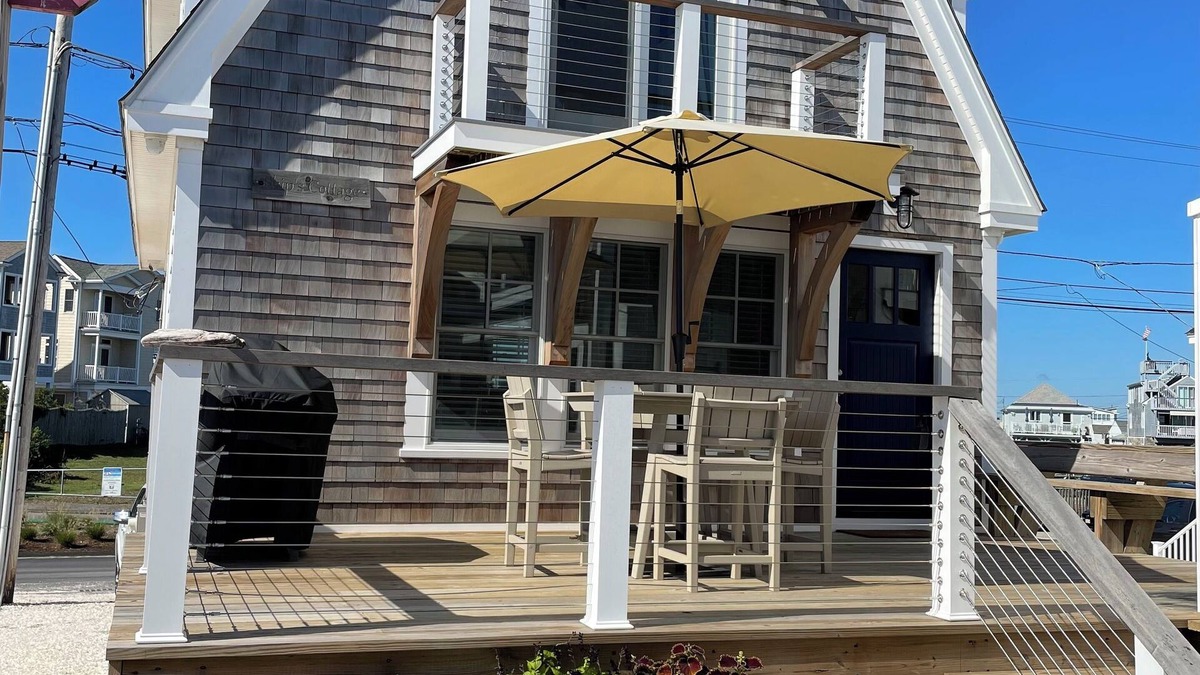 Jerusalem Cottage | Waterfront Cottage ! On Skip's Dock, Jerusalem RI !