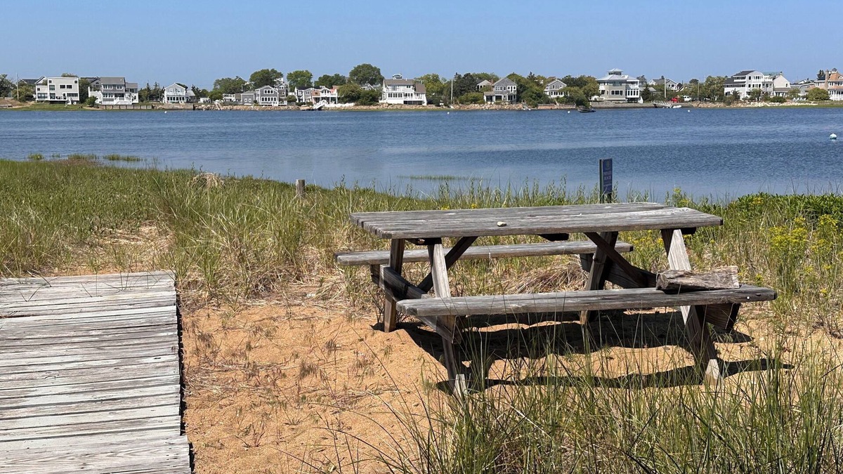 Newbury Cottage | Waterfront Cottage with Private Beach
