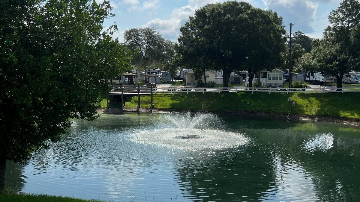Deltona Lakes Cottage | Waterfront Cottage w/fire pit, grill, community pool, hot tub & more! Dogs ok!