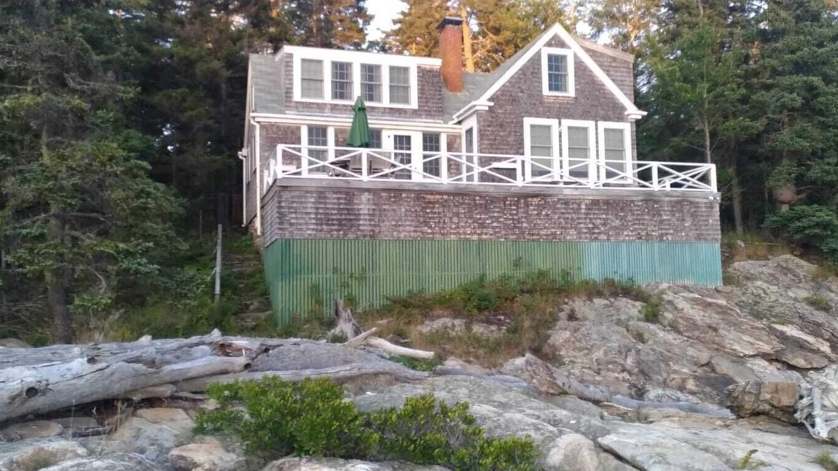 Southport House | Waterfront cottage