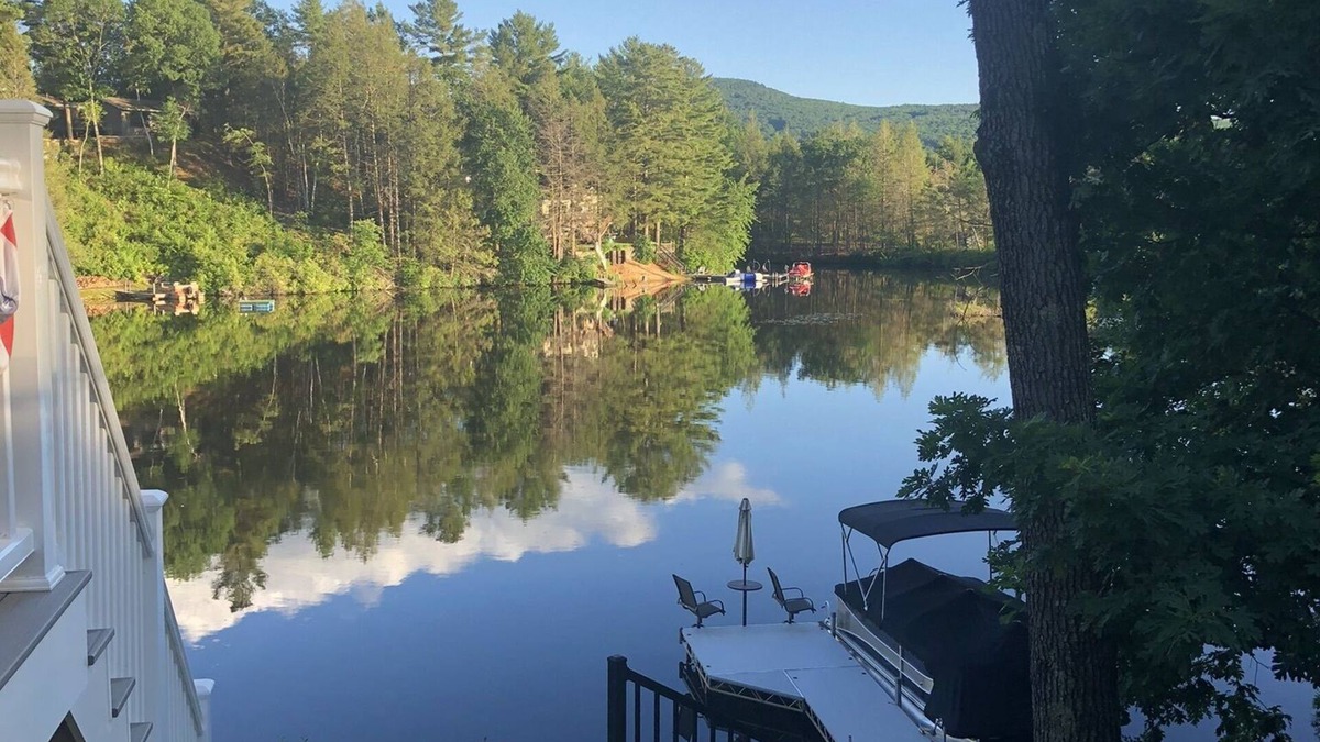 Westminster Cottage | Waterfront Cottage 5 minutes to Mount Wachusett, Dock, Pet Friendly, Kayaks