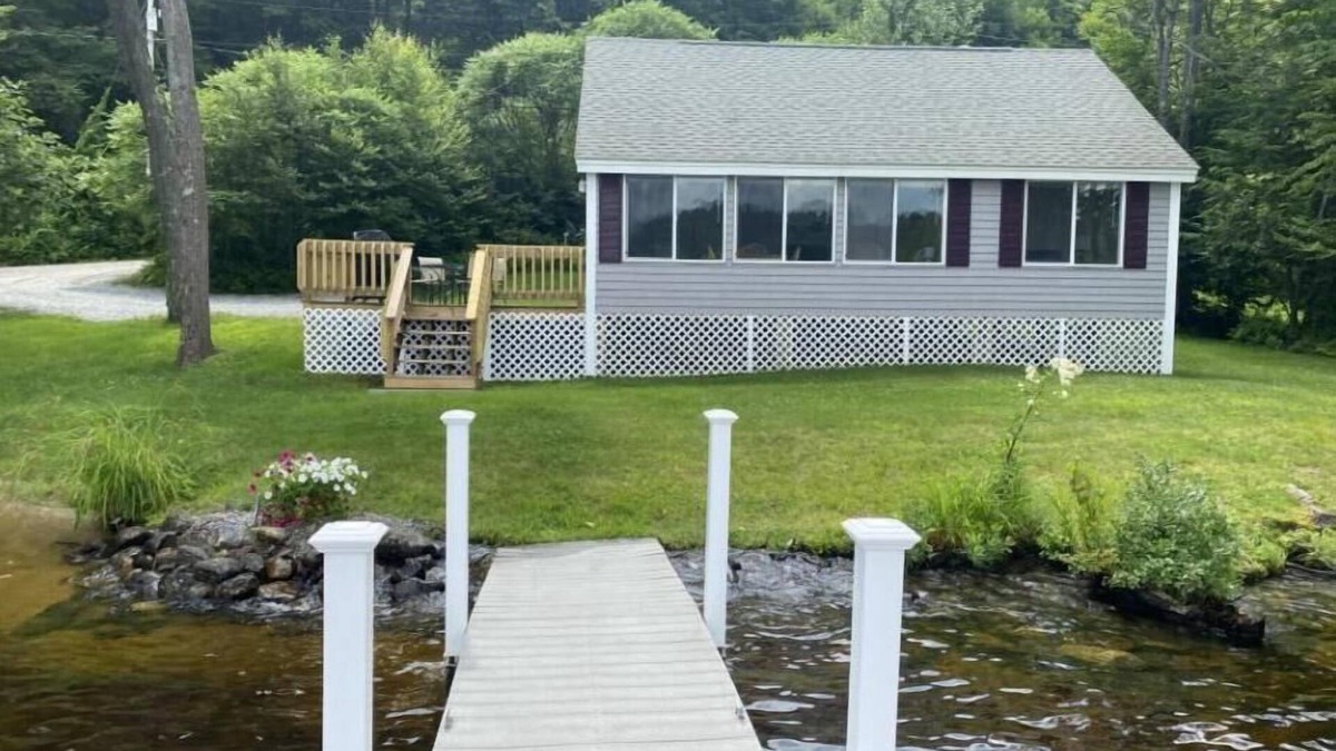 Antrim Cottage | Waterfront Cottage Weekly Rental