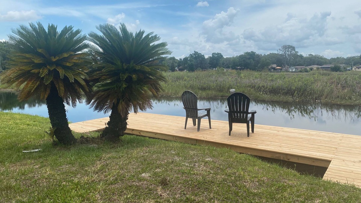 Inverness Cottage | Waterfront Cottage with Private Boat Dock Close to Historic Downtown