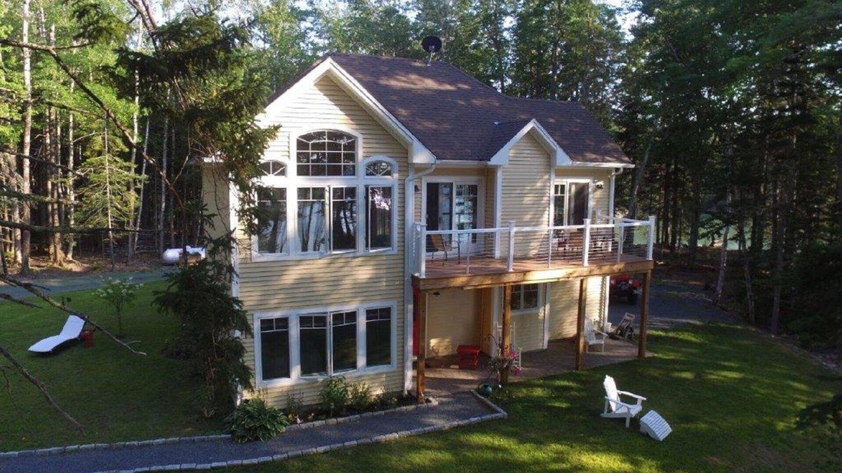 Lamoine Cottage | Waterfront Cottage with gorgeous sunset view