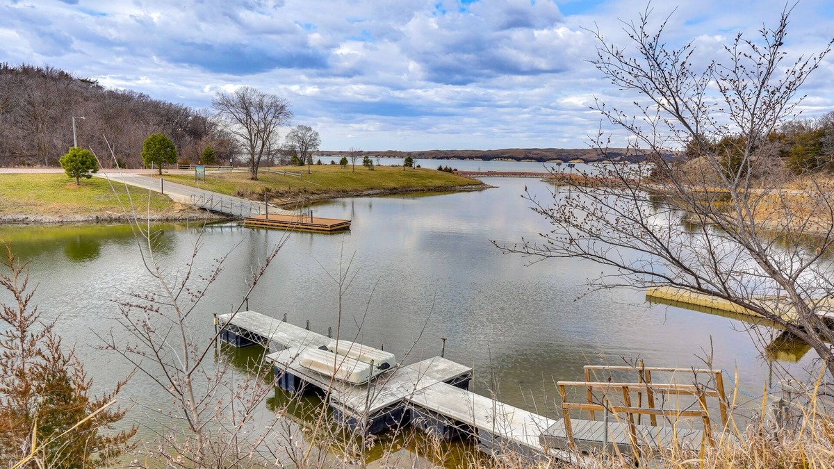 Crofton Cabin | Waterfront Crofton Cabin - Boat Dock & Fire Pit!