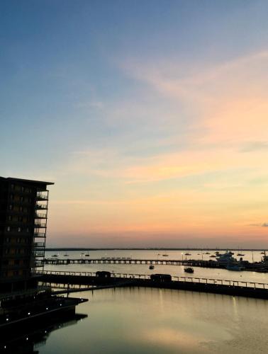 Darwin City Centre Apartment | WATERFRONT DARWIN TROPICAL DELIGHT