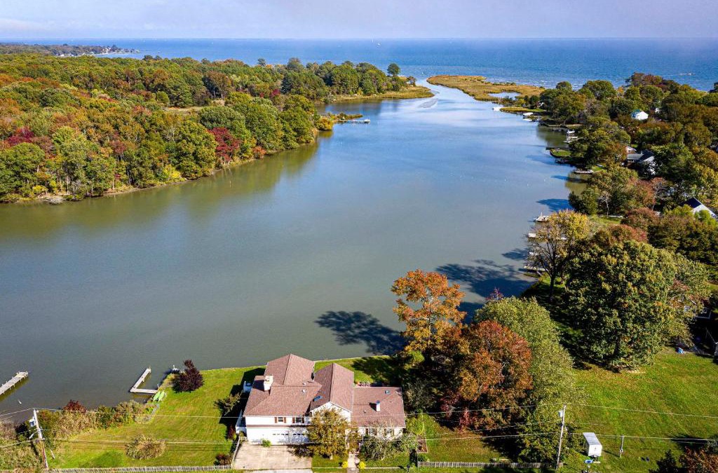Deale Beach House | Waterfront Deale Home with Hot Tub and Bay Access