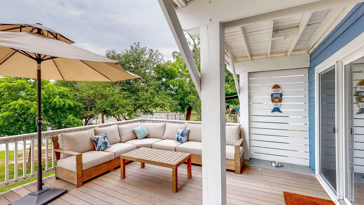 Pointblank House | Waterfront dog-friendly home with pier access, alfresco dining, & kayak