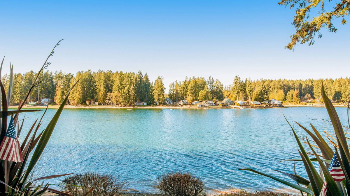 Allyn-Grapeview House | Waterfront, dog-friendly home with private beach, amazing deck & harbor view