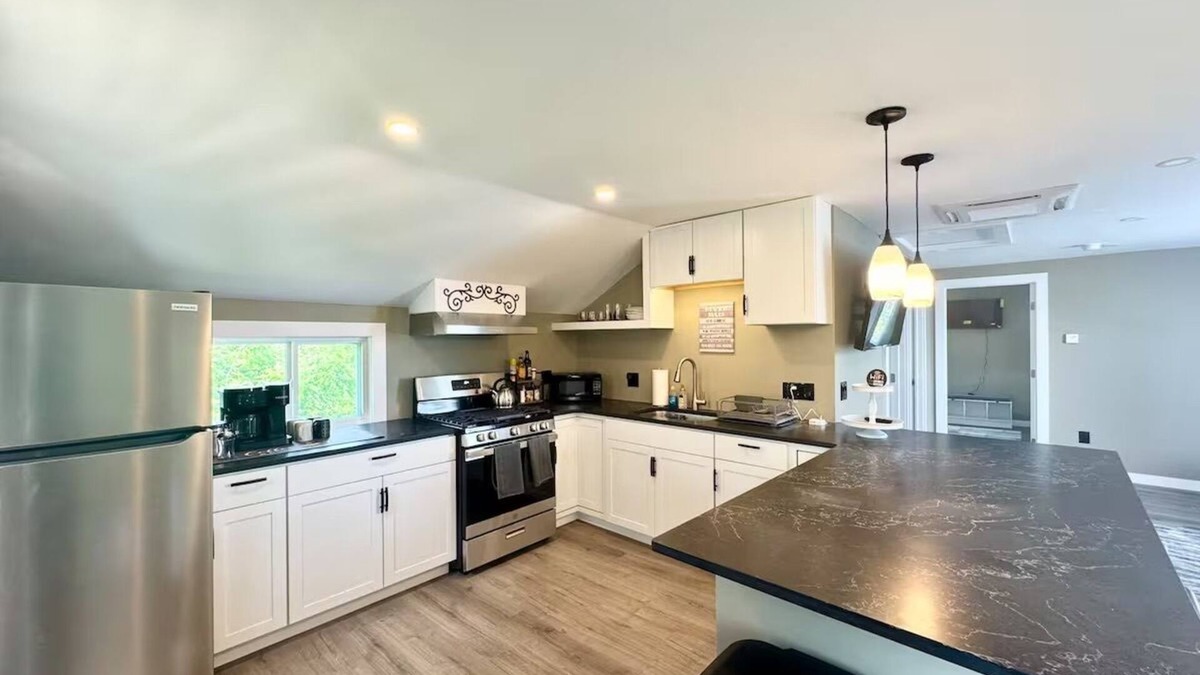 Glasco Apartment | Waterfront/Dog Friendly/Firepit/1 bedroom 2 beds