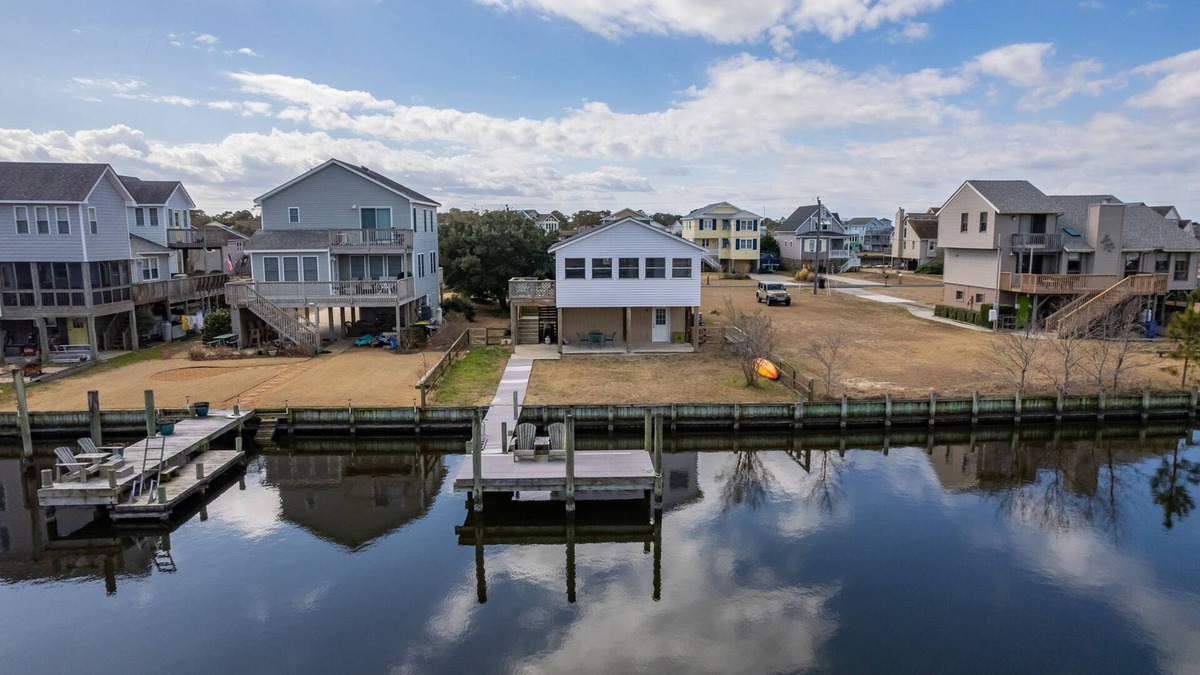 Colington Harbour House | Waterfront dog-friendly with private boat dock, community pool & tennis courts