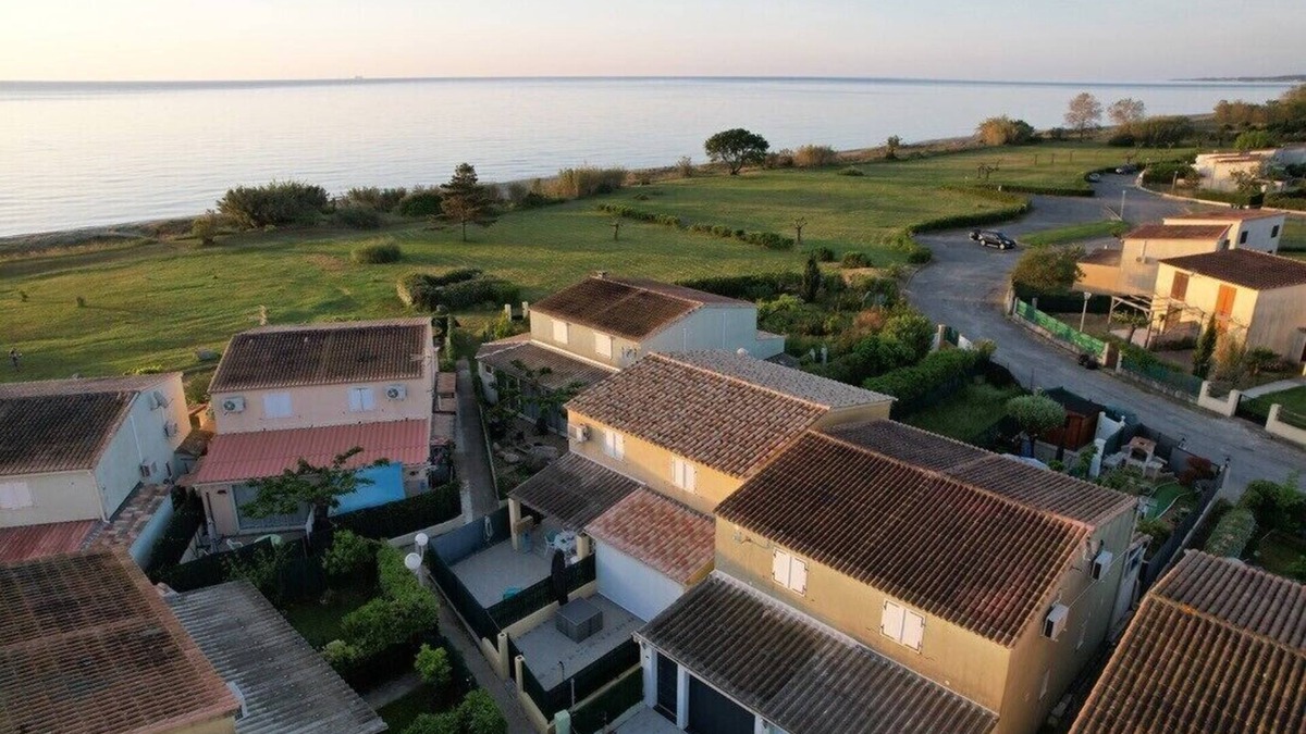 Poggio-Mezzana House | Waterfront duplex from SATURDAY to SATURDAY in high season