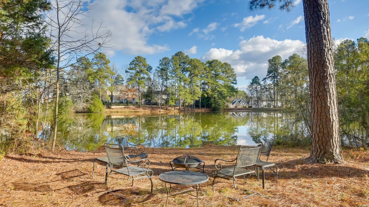 Durham House | Waterfront Durham Oasis, Close to Everything!