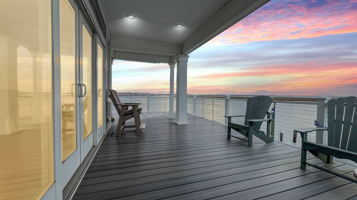 North End House | Waterfront escape, stylish bayfront home with panoramic water views