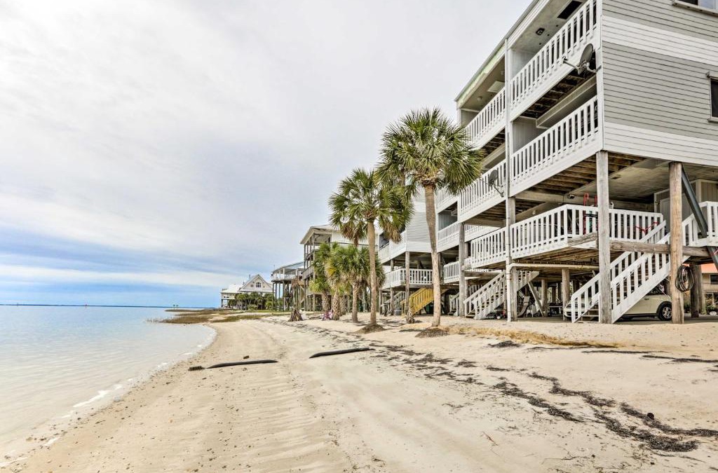 Crawfordville House | Waterfront Escape with Balcony on Shell Point Beach!