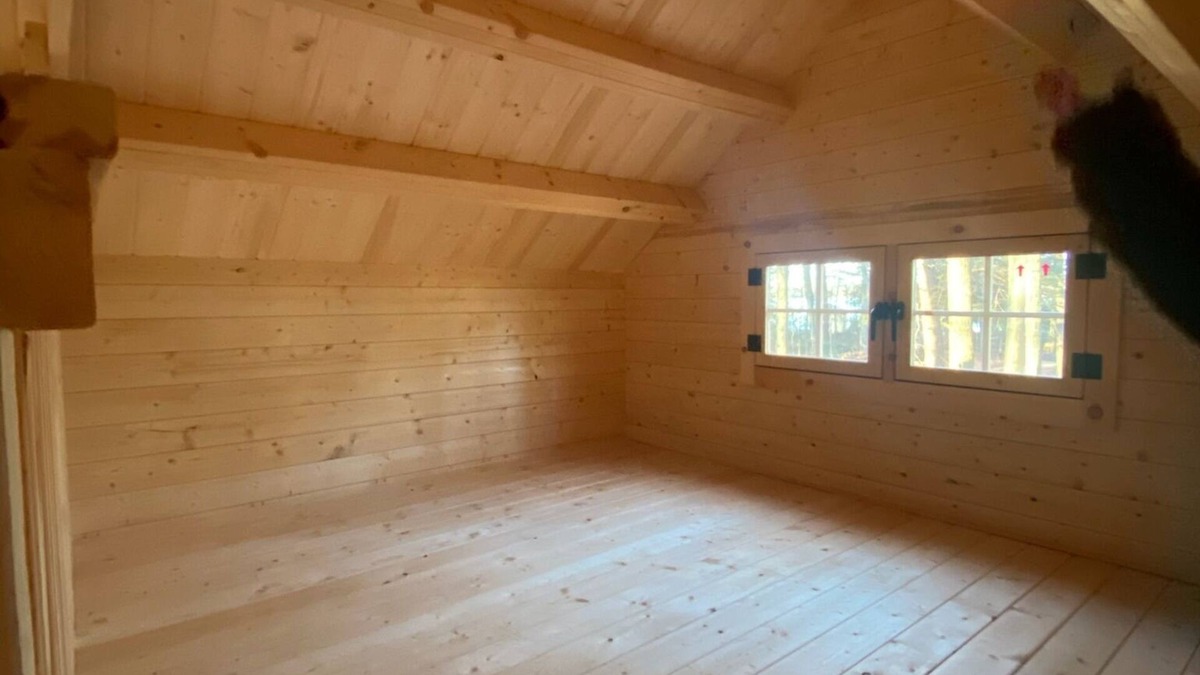 Selwyn Cottage | Waterfront Family Friendly Escape on Chemong Lake w/WIFI & A/C