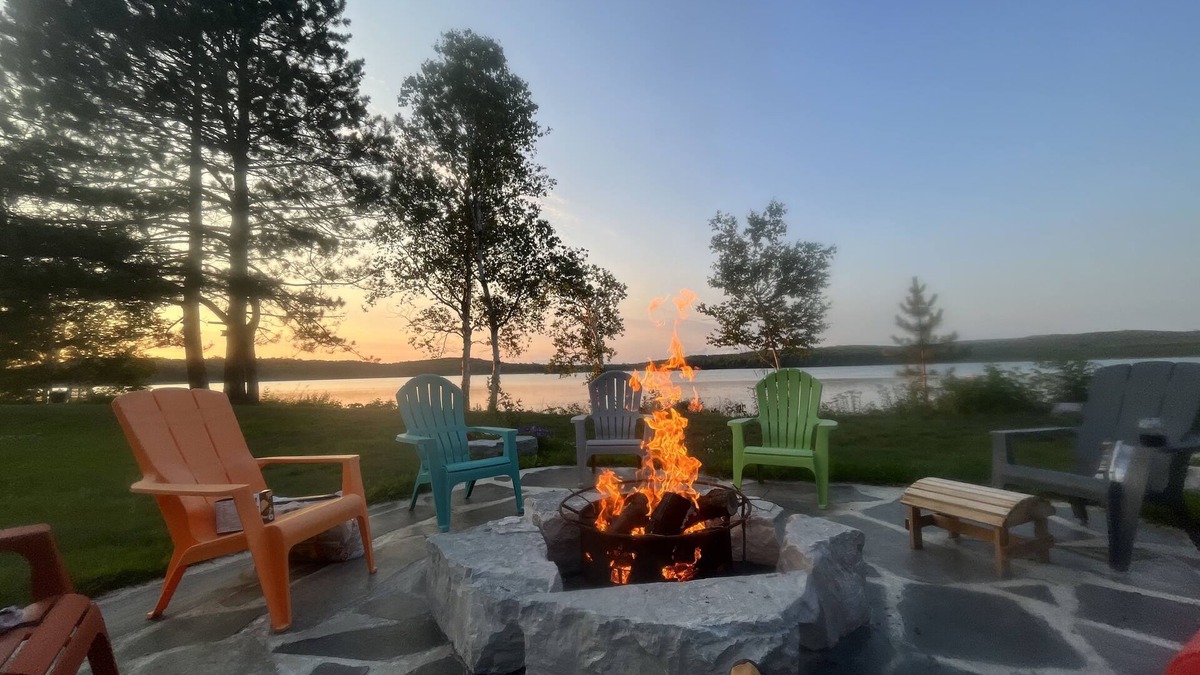 South River House | Waterfront family retreat.