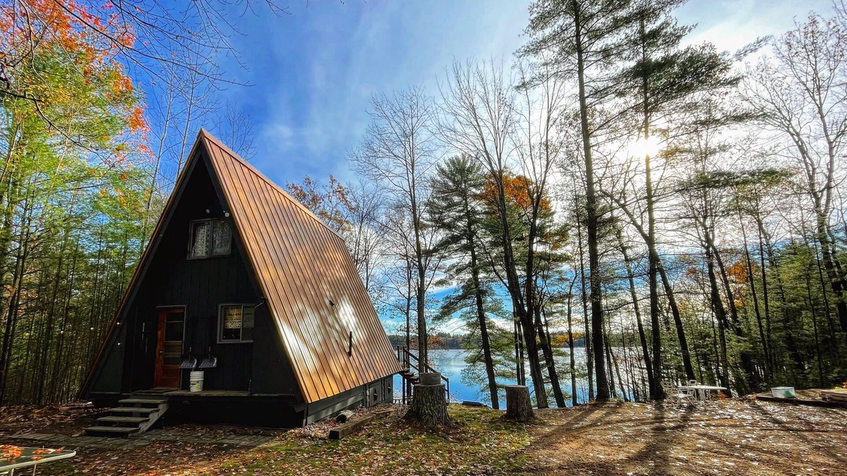 Lake Tomahawk House | Waterfront family friendly private cabin on beautiful Horsehead near Minocqua