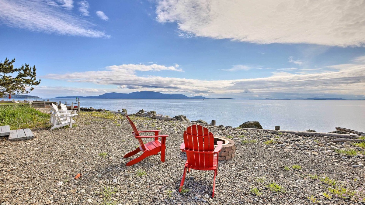 Ferndale House | Waterfront Ferndale Home: Deck + Beach Access