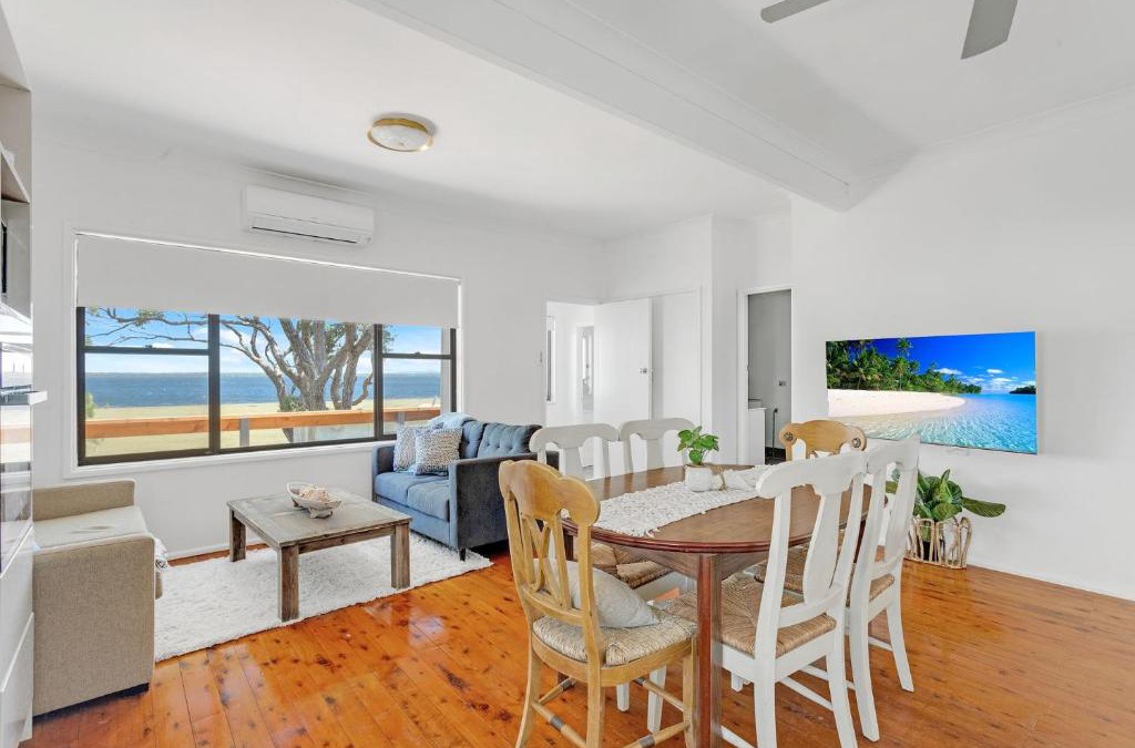 Erowal Bay House | Waterfront Fishermans Cottage