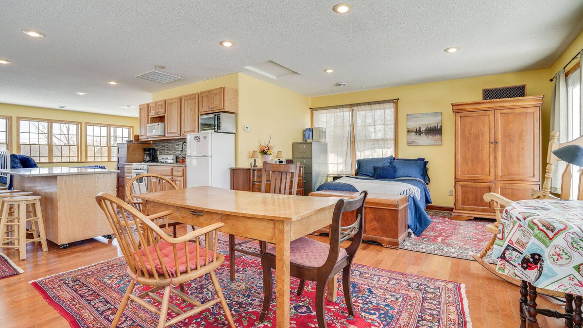 Forest Lake Apartment | Waterfront Forest Lake Studio w/Shared Dock!