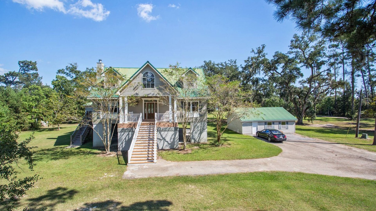 Slidell Cottage | Waterfront Gated Estate on 8 secluded acres!