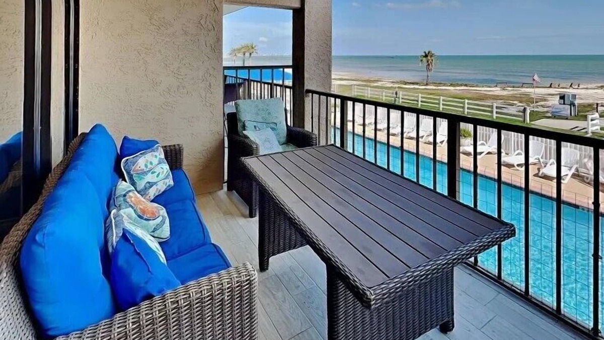Rockport House | Waterfront Gem - Beautiful 1BR/1BA Condo with Breathtaking Bay Views