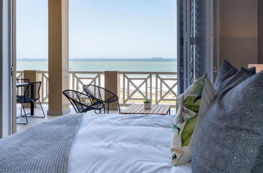Selection Beach Apartment | Waterfront Getaway, 2 Bedroom Seaside Bliss