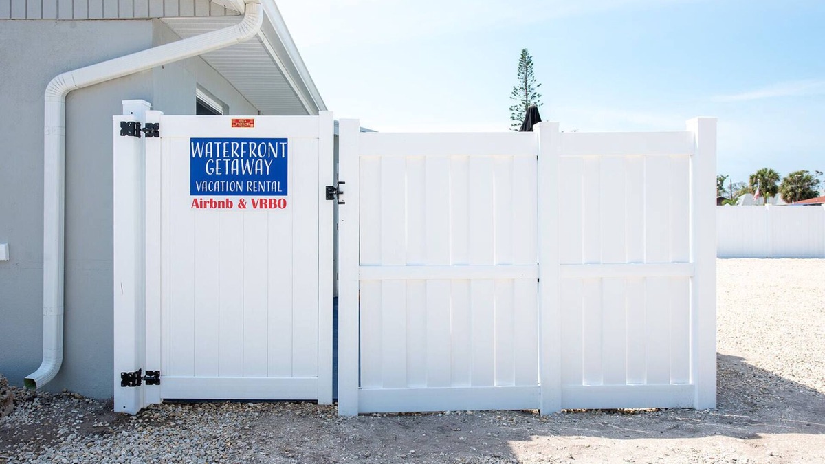 Englewood South House | Waterfront Getaway, a Boating Paradise