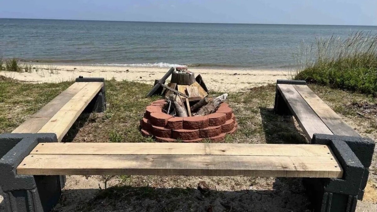 Dameron House | Waterfront Getaway-Beach, Canoe and Boat Dock!