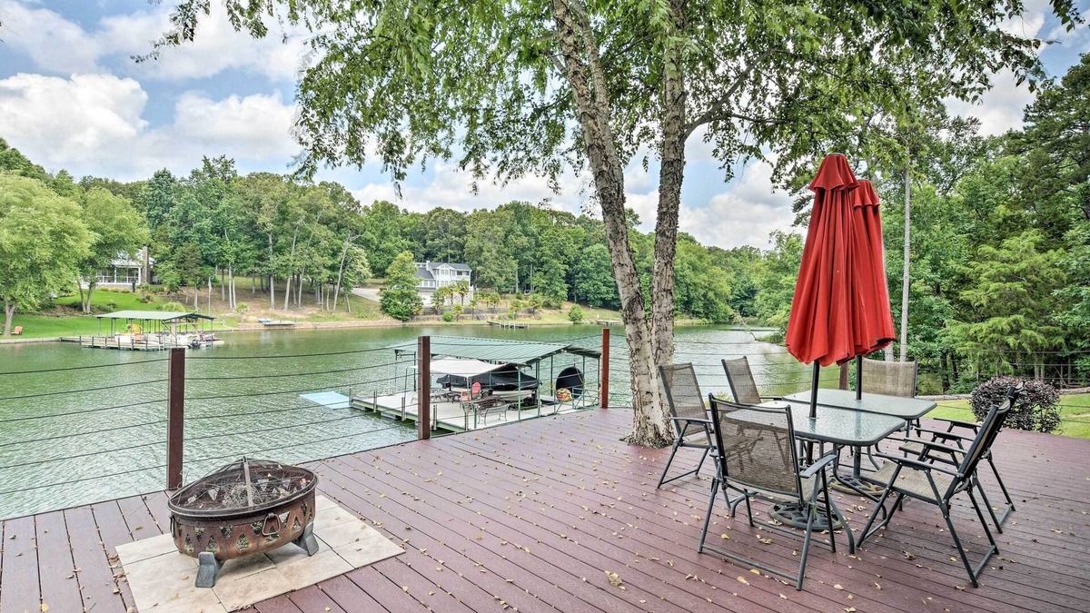 Lake Secession House | Waterfront Getaway w/Fire Pit + Game Room!