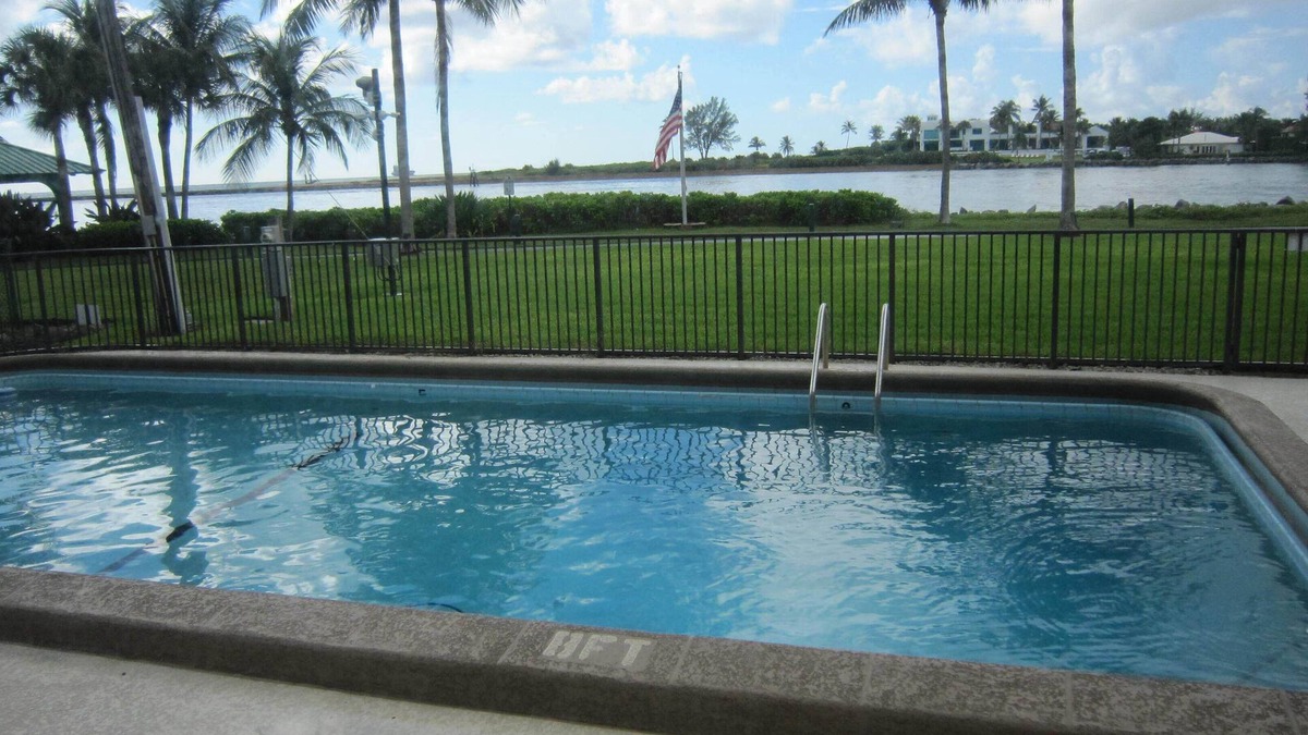 Palm Beach Shores Condo | Waterfront, Ground-Floor private residence with Ocean & Inlet views