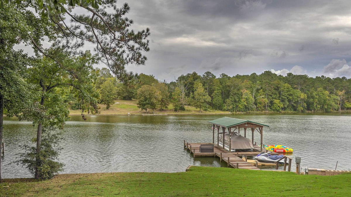 Greenwood House | Waterfront Greenwood Getaway w/Deck & Grill!