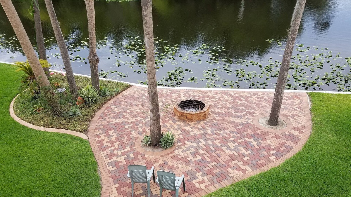 Astor House | Waterfront Guest Suite on St Johns River 30 minutes from Daytona