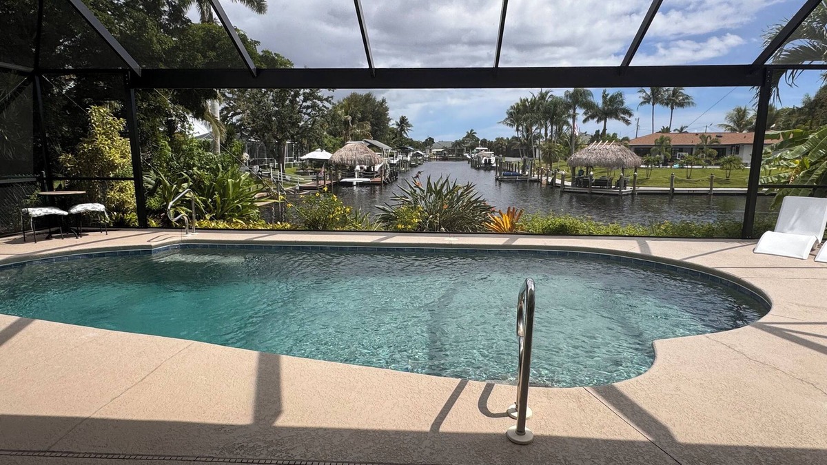 Caloosahatchee House | Waterfront, gulf access, heated pool, dock. Near caloosahatchee river!