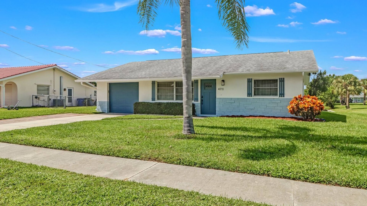Lochmoor Waterway Estates House | Waterfront home w/direct Gulf access and hot tub! *short boat ride to Sanibel