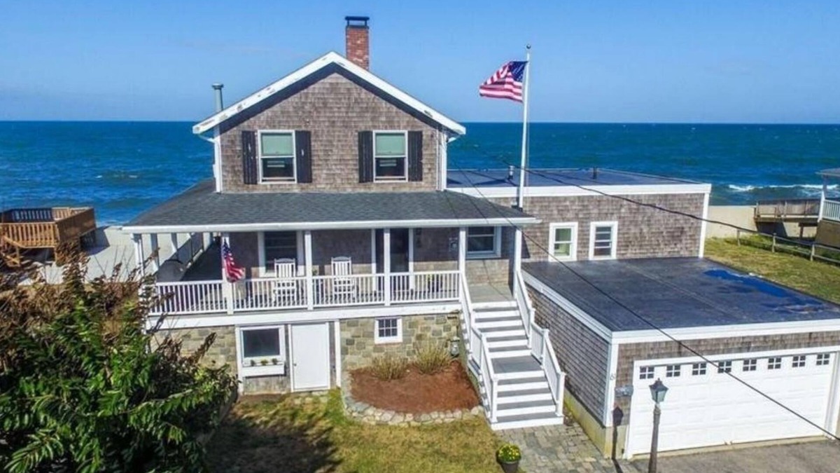 Scituate House | Waterfront home for family getaways