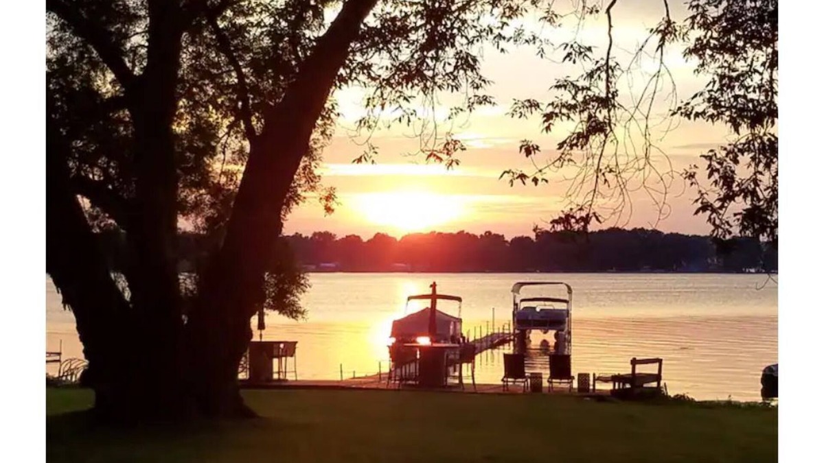 Bridgeport House | Waterfront home on Oneida Lake. Additional parking for trucks, trailers, sleds.