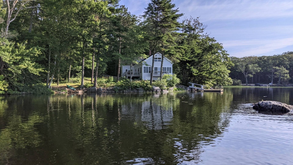 Damariscotta House | Waterfront home on beautiful Biscay Pond in Maine