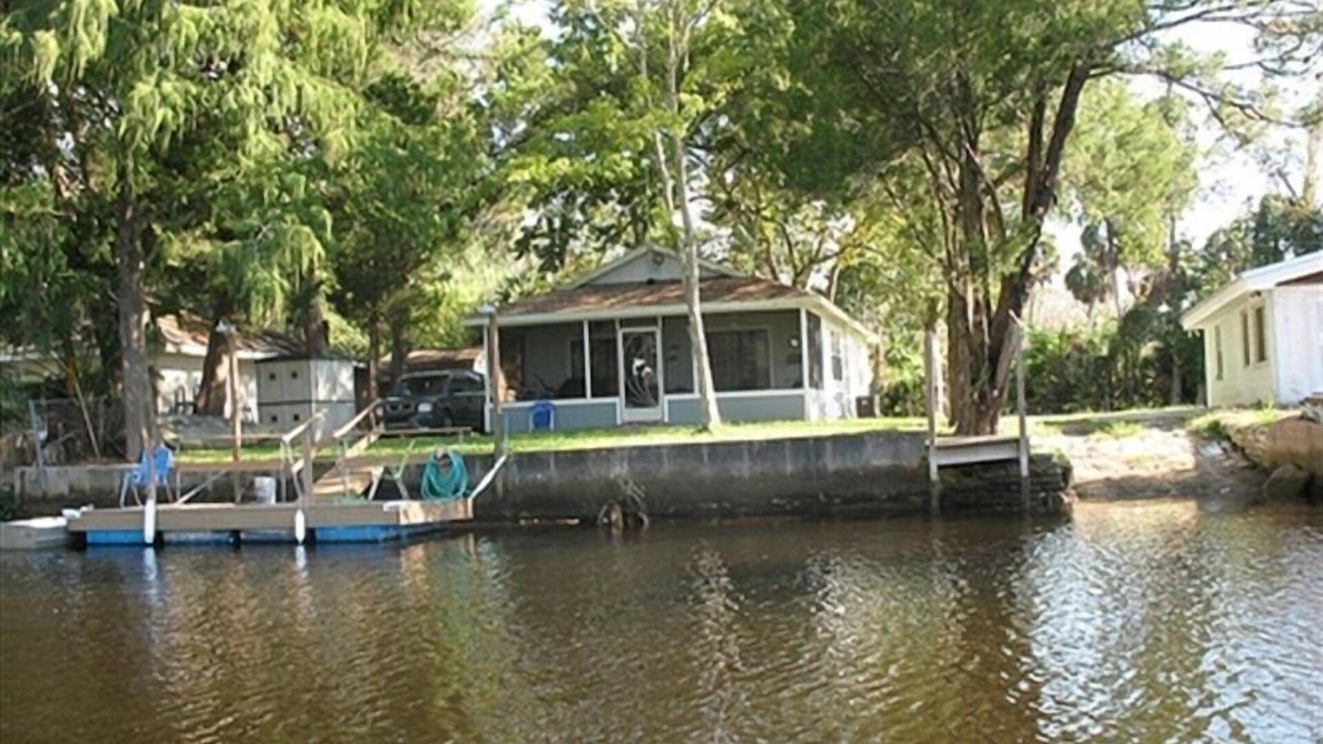 Spring Hill House | Waterfront Home on the Beautiful Weeki Wachee