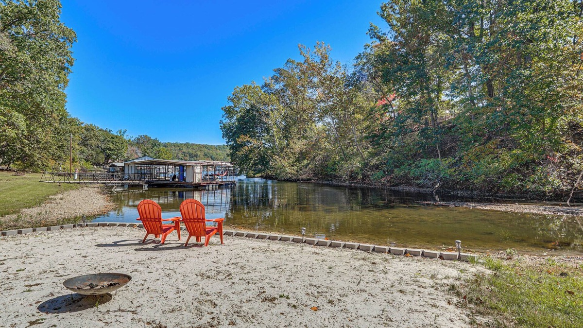 Gravois Mills House | Waterfront Home in Gravois Mills w/Deck & Beach