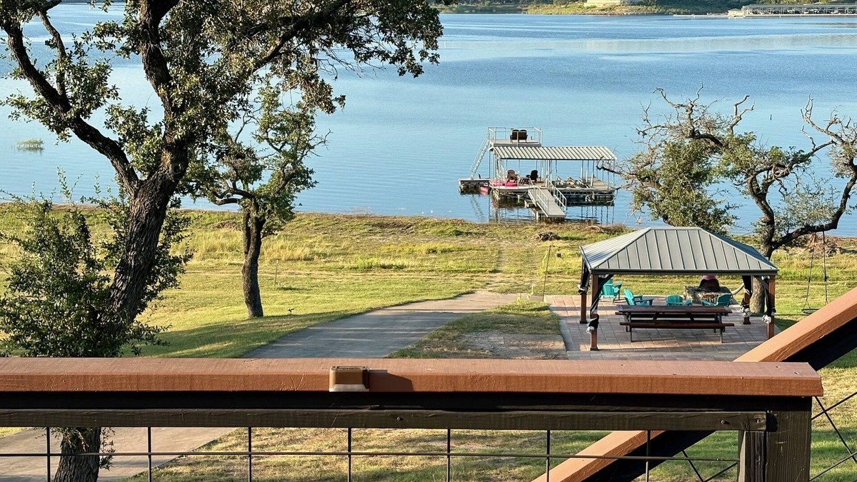 Lago Vista House | Waterfront home w/open layout kitchen, lg deck, W/D, Private dock with kayaks,