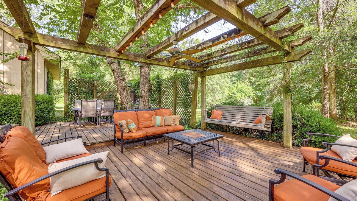 Arkadelphia House | Waterfront Home w/Playground Near DeGray & Caddo!