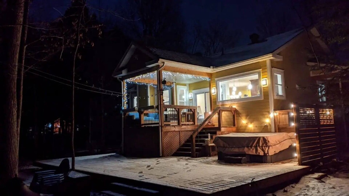Bromont Ski Chalet | Waterfront home with hot tub in Eastern Townships